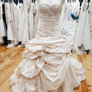 Maggie Sottero Wedding Dress